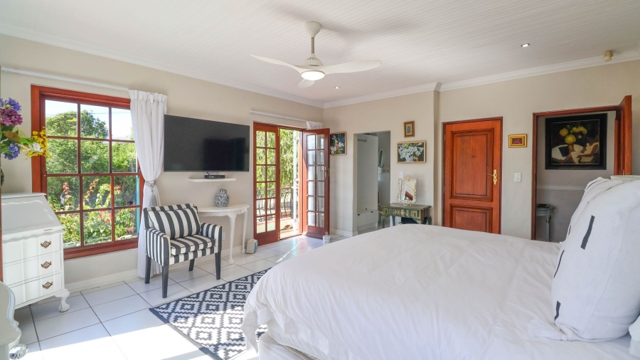 6 Bedroom Property for Sale in Kingfisher Creek Western Cape